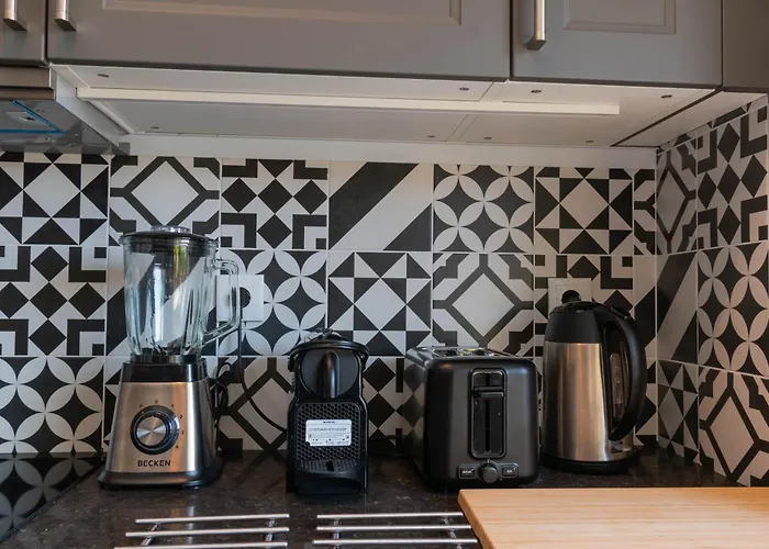 Πανσιόν 7min To Uni Se-velha - Ac - Work Desk - 300mbs Wifi - 7 Κοΐμπρα